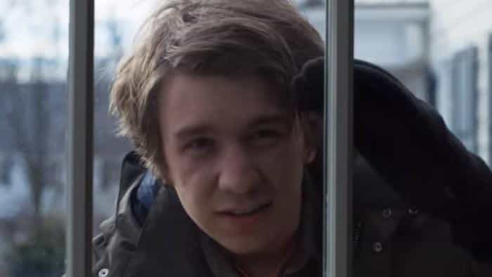 نقد و بررسی فیلم سرزمین عادت‌های پایدار (2018) | چی‌بینو