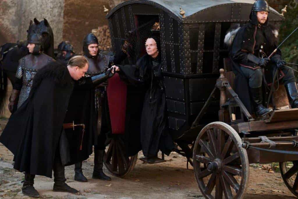 تماشای فیلم بازگشت دینا محصول سال 2019 | چی‌بینو