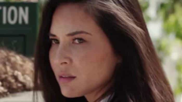 تماشای فیلم وایولت محصول سال 2021 | چی‌بینو