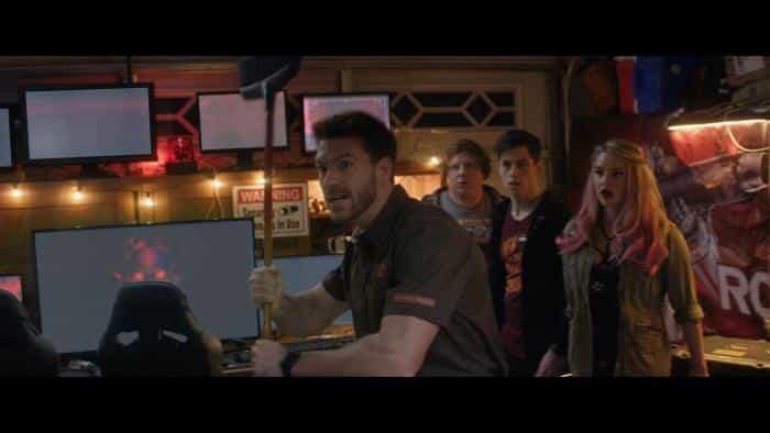 نقد و بررسی فیلم مکس، بارگذاری مجدد و انف...(2020) | چی‌بینو