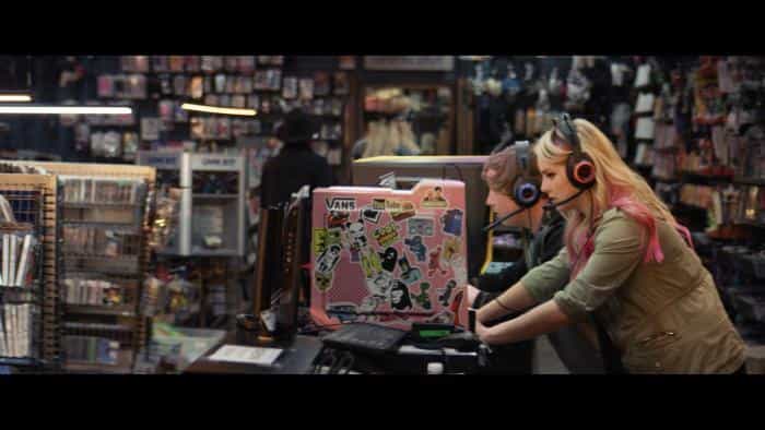 نقد و بررسی فیلم مکس، بارگذاری مجدد و انف...(2020) | چی‌بینو