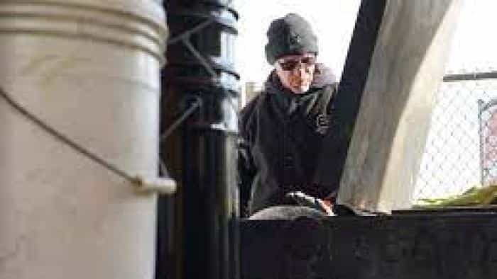 نقد و بررسی فیلم روغن داغ محصول سال 2017 | چی‌بینو