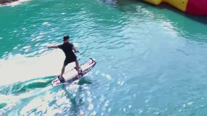 نقد و بررسی سریال رؤیاهای روزانه رومن آتوود (2017) | چی‌بینو