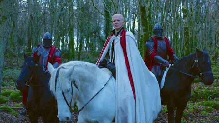 نقد و بررسی سریال پایگاه دورافتاده محصول سال 2018 | چی‌بینو