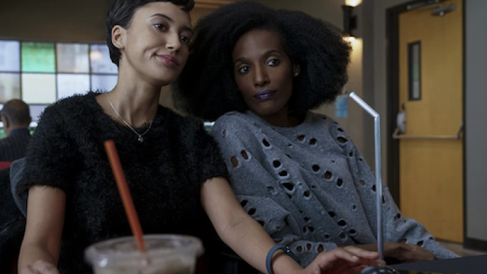 نقد و بررسی سریال بارگذاری محصول سال 2020 | چی‌بینو