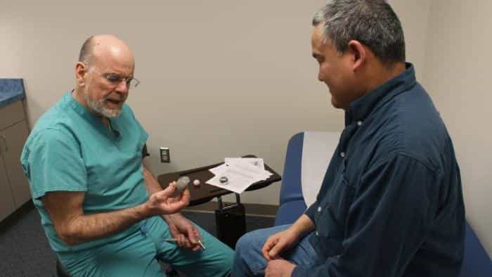 نقد و بررسی فیلم لبهٔ بریدن محصول سال 2018 | چی‌بینو