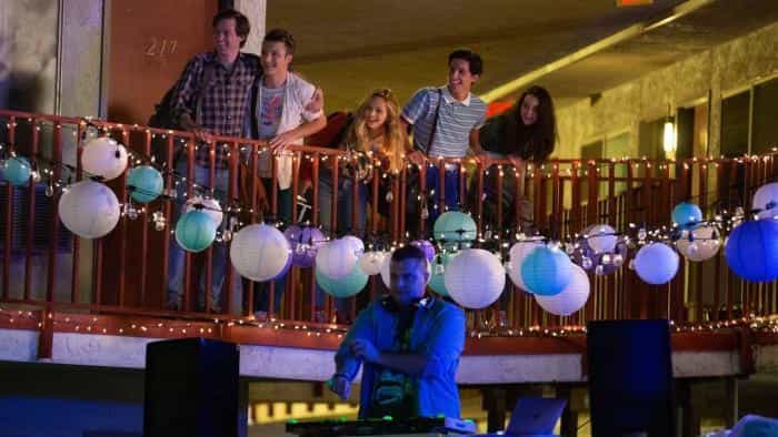 نقد و بررسی فیلم سال نو مبارک محصول سال 2020 | چی‌بینو