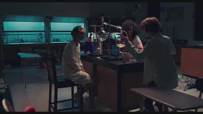 نقد و بررسی فیلم نانسی درو و پله‌های پنهان (2019) | چی‌بینو