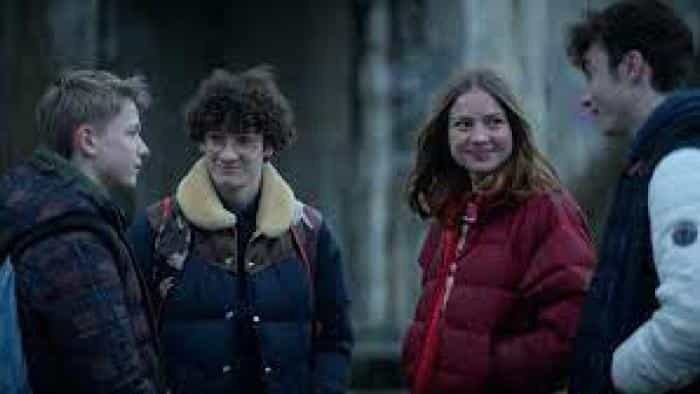 نقد و بررسی سریال شباهت‌ها محصول سال 2022 | چی‌بینو