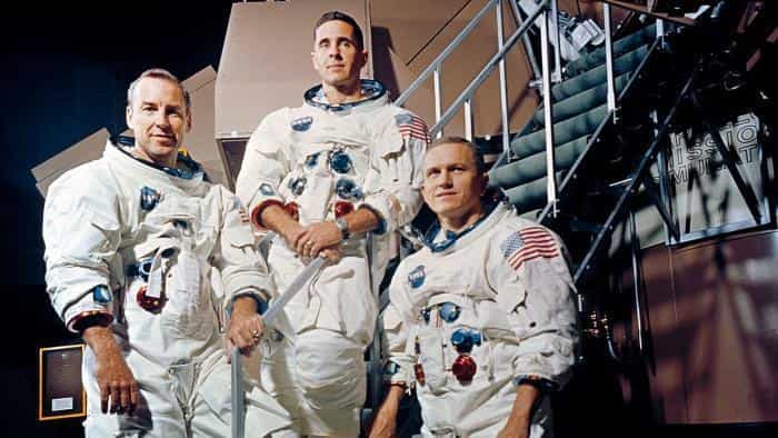 نقد و بررسی فیلم نخستین گام بر ماه محصول سال 2018 | چی‌بینو