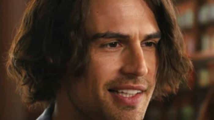 تماشای سریال همسر مسافر زمان محصول سال 2022 | چی‌بینو