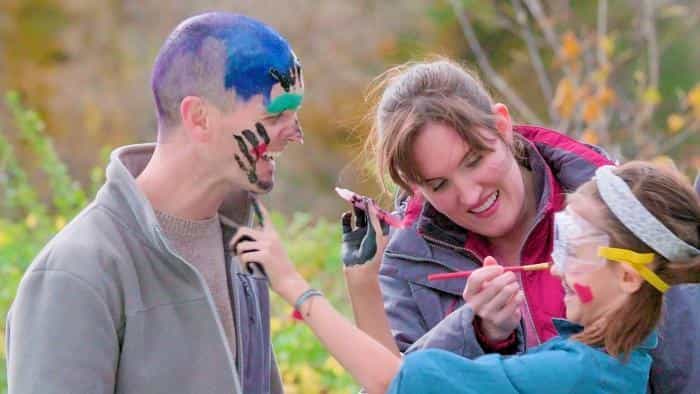 تماشای سریال نوسازی خانوادگی محصول سال 2022 | چی‌بینو