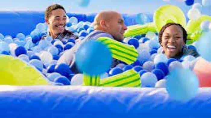 تماشای سریال نوسازی خانوادگی محصول سال 2022 | چی‌بینو