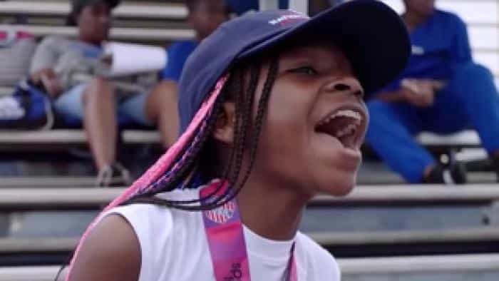 نقد و بررسی فیلم خواهران در مسیر محصول سال 2021 | چی‌بینو