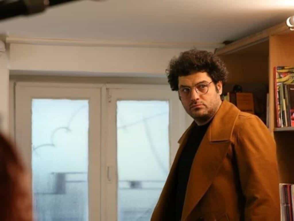 نقد و بررسی فیلم پالتو شتری محصول سال 2019 | چیبینو