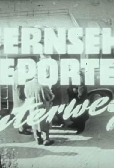 خبرنگار تلویزیونی در حال حرکت