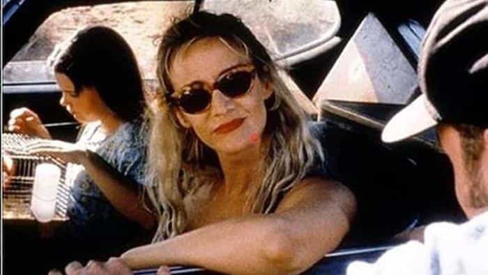 نقد و بررسی فیلم گیاهانی که در باد میغلتند (1925) | چیبینو