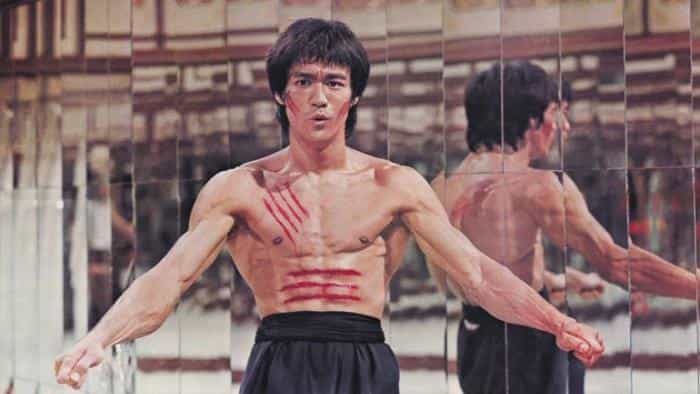 نقد و بررسی فیلم وارد اژدها شو محصول سال 1973 | چیبینو