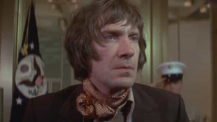 نقد و بررسی فیلم طالع نحس محصول سال 1976 | چیبینو