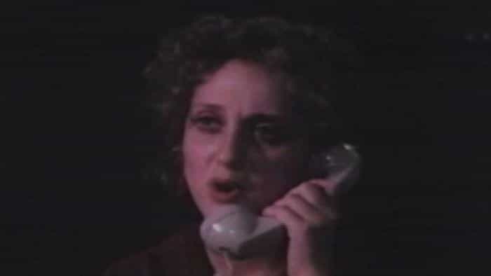 نقد و بررسی فیلم وقتی غریبهای زنگ میزند (1979) | چیبینو