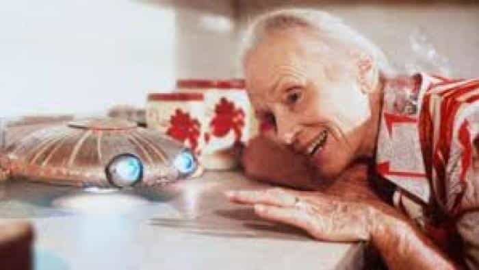 نقد و بررسی فیلم باتریها شامل نمیشوند (1987) | چیبینو