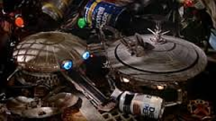 نقد و بررسی فیلم باتریها شامل نمیشوند (1987) | چیبینو