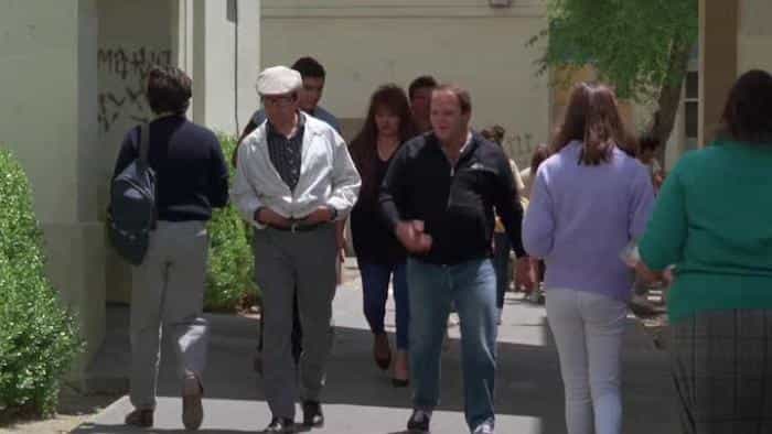 نقد و بررسی فیلم ایستادن و تحویل گرفتن (1988) | چیبینو