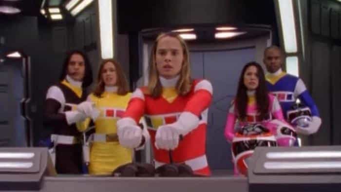 نقد و بررسی سریال نجاتیافتگان قدرتمند در فضا (1998)