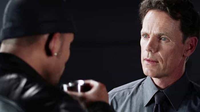 تماشای فیلم من ربات هستم محصول سال 2004 | چیبینو