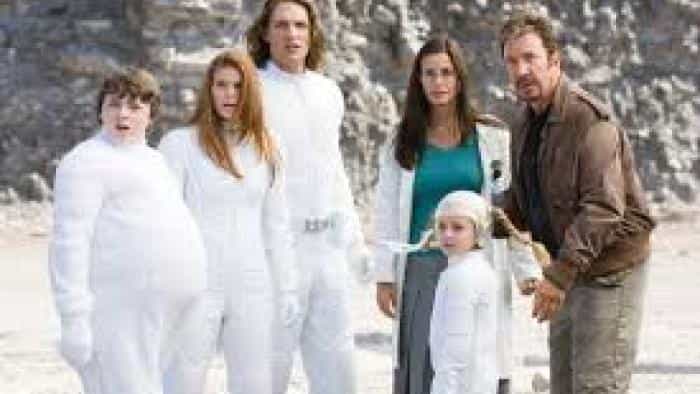 نقد و بررسی فیلم زوم محصول سال 2006 | چیبینو