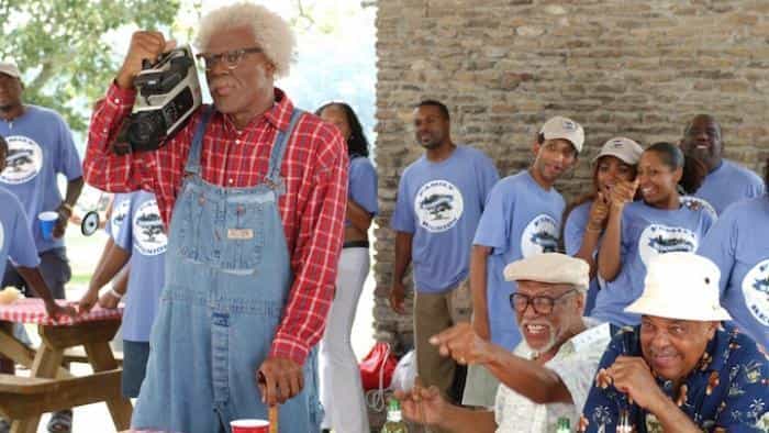 نقد و بررسی فیلم جمعشدنِ خانوادگیِ مِدیا (2006) | چیبینو