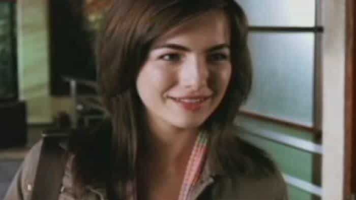 نقد و بررسی فیلم وقتی غریبهای زنگ میزند (2006) | چیبینو