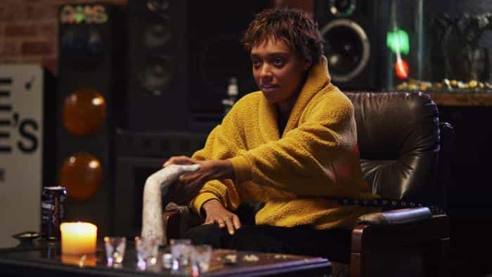 تماشای فیلم با من حرف بزن محصول سال 2022 | چیبینو