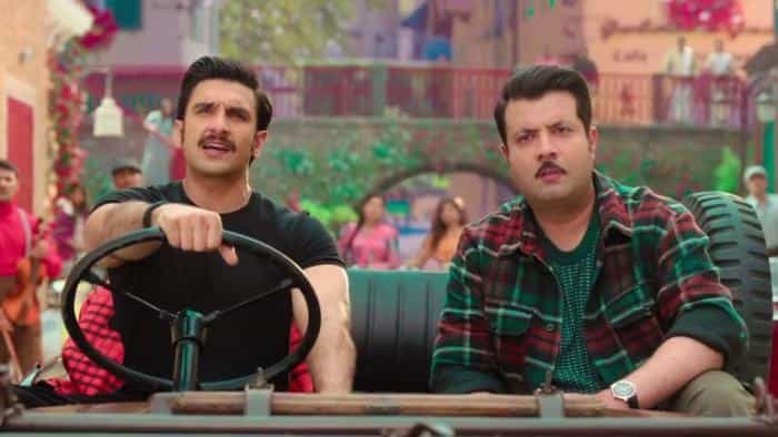 نقد و بررسی فیلم سیرک محصول سال 2022 | چیبینو