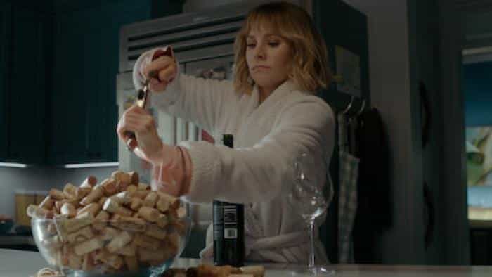 تماشای سریال زن ساکن خانه آن سوی خیابان د...(2022) | چیبینو