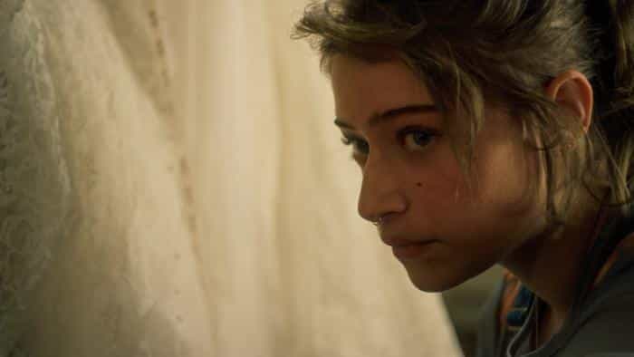 نقد و بررسی فیلم ساکن محصول سال 2022 | چیبینو