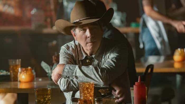 تماشای فیلم انتهای جاده محصول سال 2022 | چیبینو