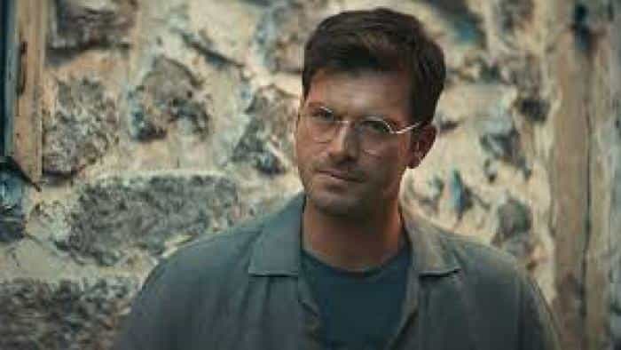 نقد و بررسی فیلم جشنوارهٔ شاعران محصول سال 2022 | چیبینو