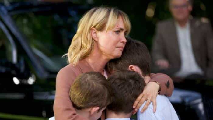 تماشای فیلم دست مرا بگیر محصول سال 2024 | چیبینو