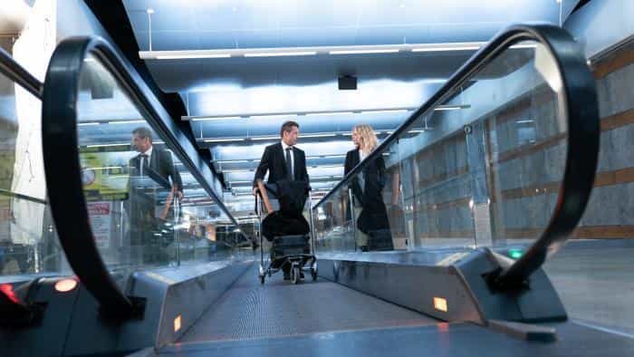 نقد و بررسی فیلم بعدا چه اتفاقی میافتد؟ (2023) | چیبینو