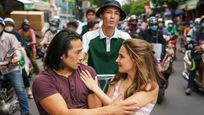 تماشای فیلم راهنمای گردشگران به سوی عشق (2023) | چیبینو