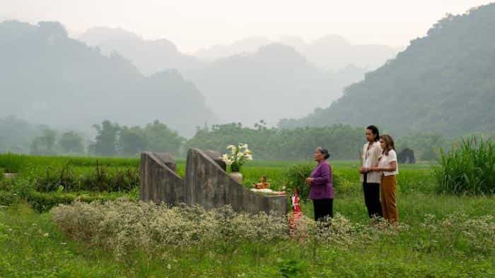 تماشای فیلم راهنمای گردشگران به سوی عشق (2023) | چیبینو