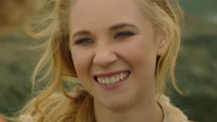 نقد و بررسی فیلم چراغ راهنمای ایمنی محصول سال 2015 | چیبینو