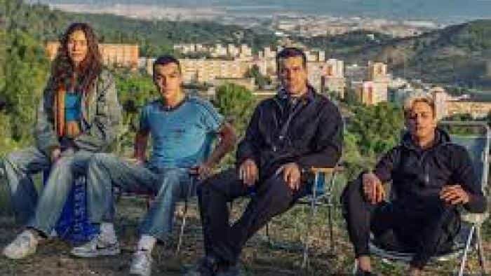 نقد و بررسی فیلم تنهایی من بال دارد محصول سال 2023 | چیبینو