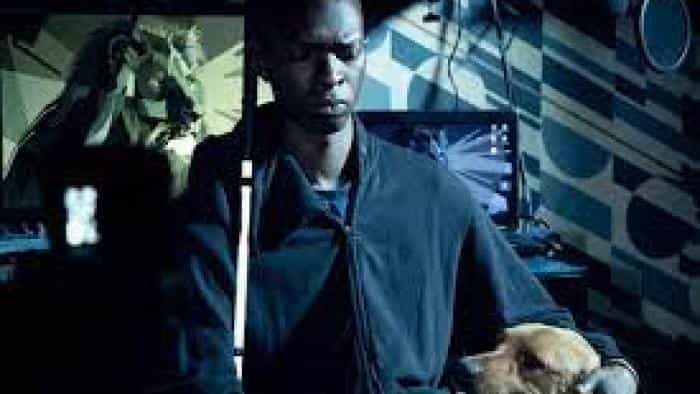 نقد و بررسی فیلم در سایه او محصول سال 2023 | چیبینو