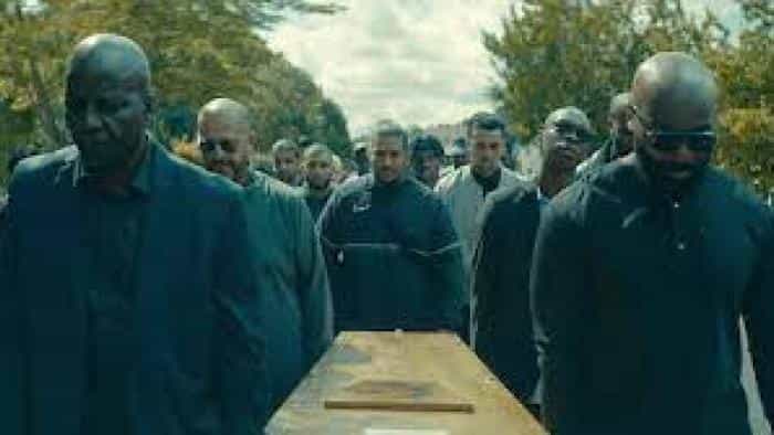 نقد و بررسی فیلم در سایه او محصول سال 2023 | چیبینو