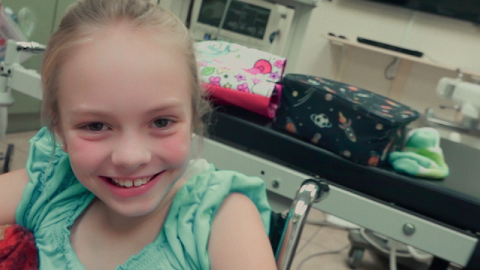 نقد و بررسی فیلم از مانیا مراقبت کنید. (2023) | چیبینو