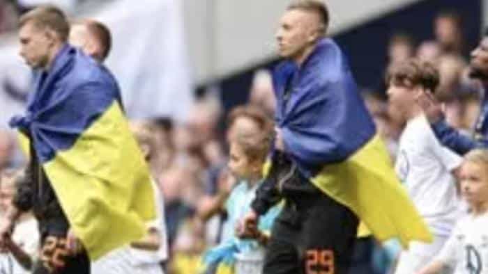 نقد و بررسی سریال فوتبال باید ادامه داشته باشد. (2023)