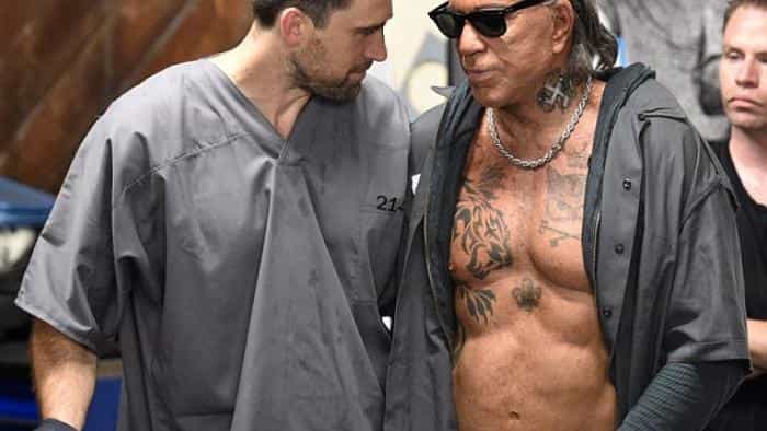 نقد و بررسی فیلم در شب قدم زدن محصول سال 2019 | چیبینو