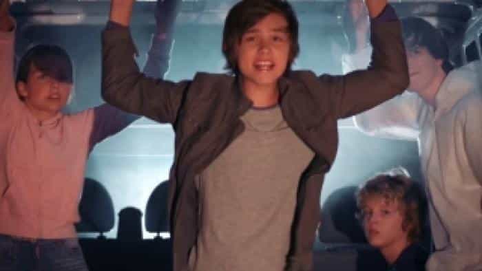 تماشای فیلم ماجراجویی های دایناسور خانگی (2017) | چیبینو